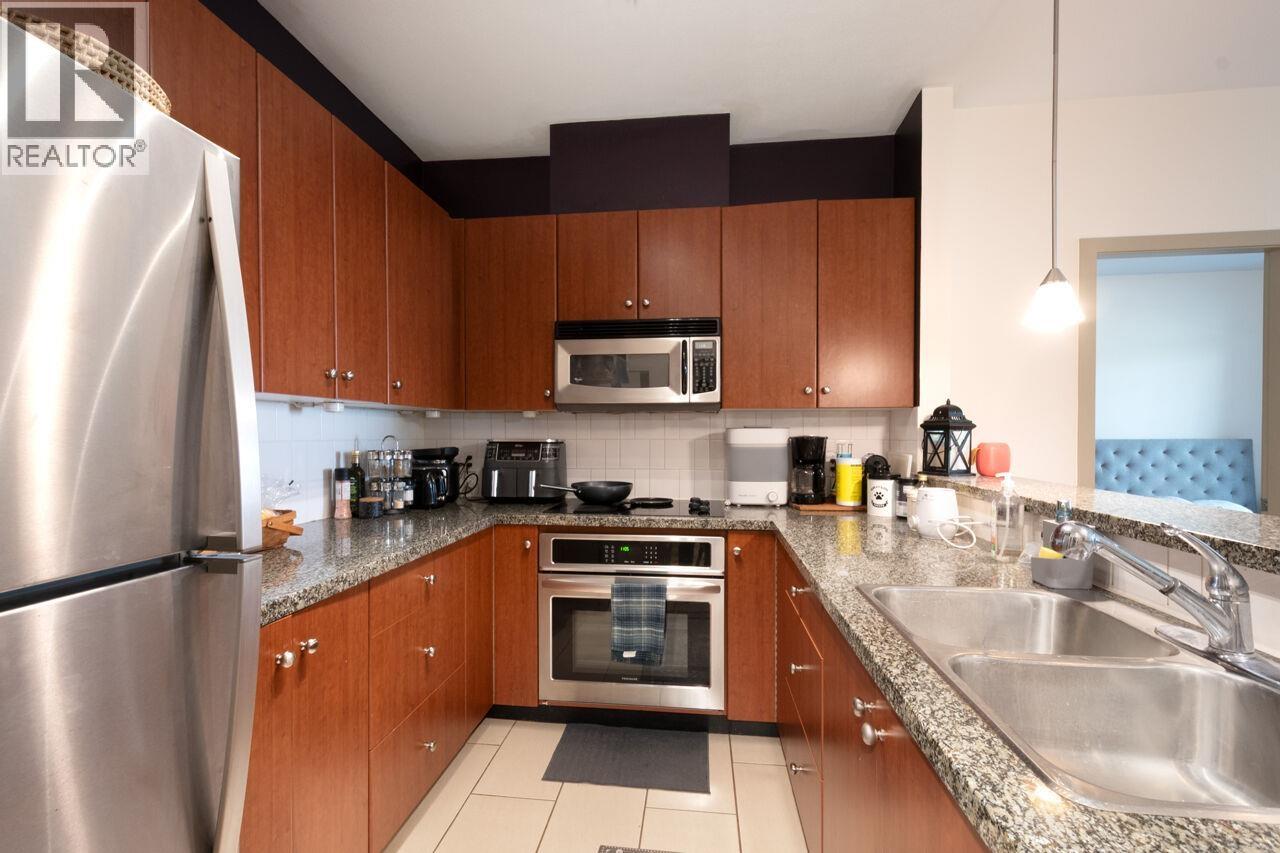 202 200 Capilano Road Property Photo 15