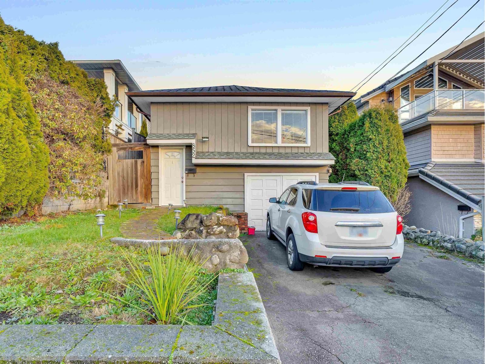 852 Stevens Street Property Photo 2