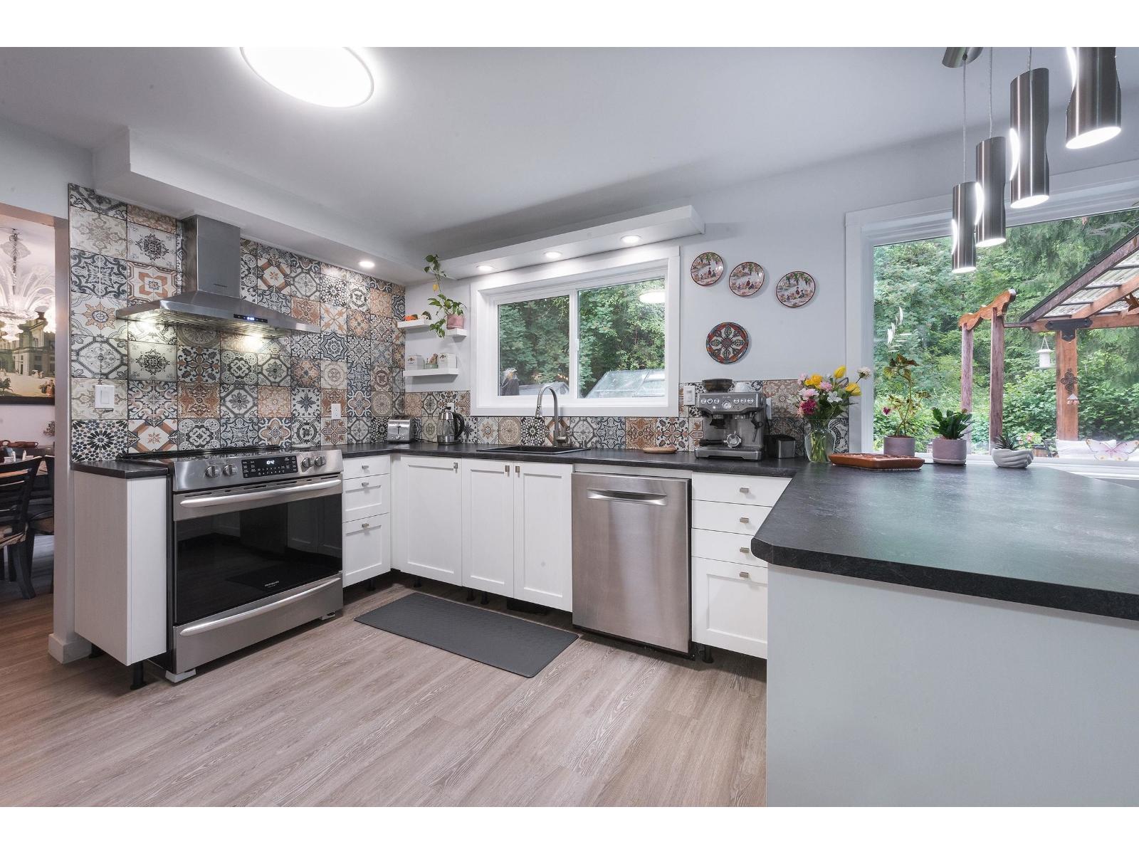 46781 Portage Avenue Property Photo 4