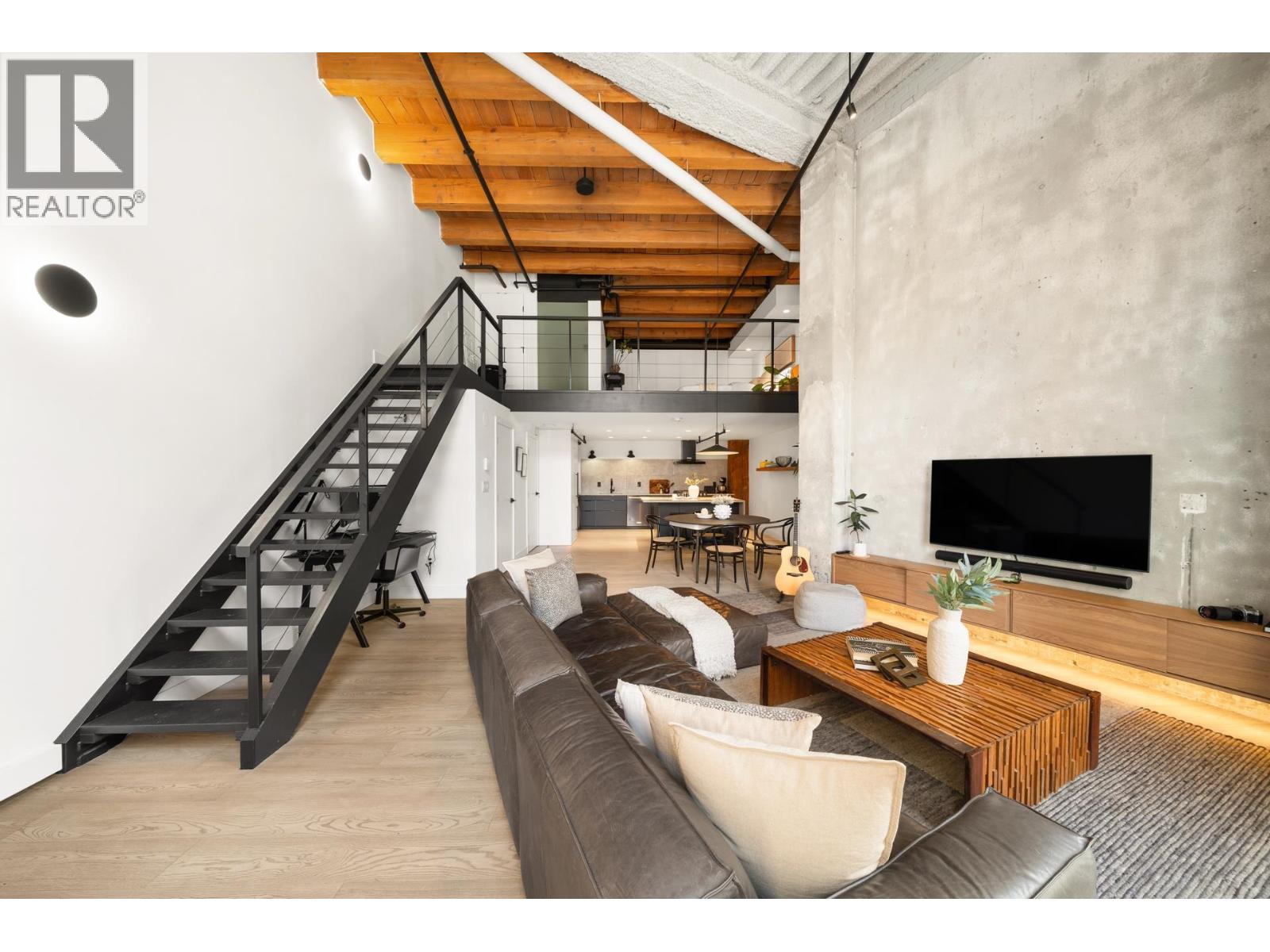 47 E CORDOVA STREET Property Photo 1
