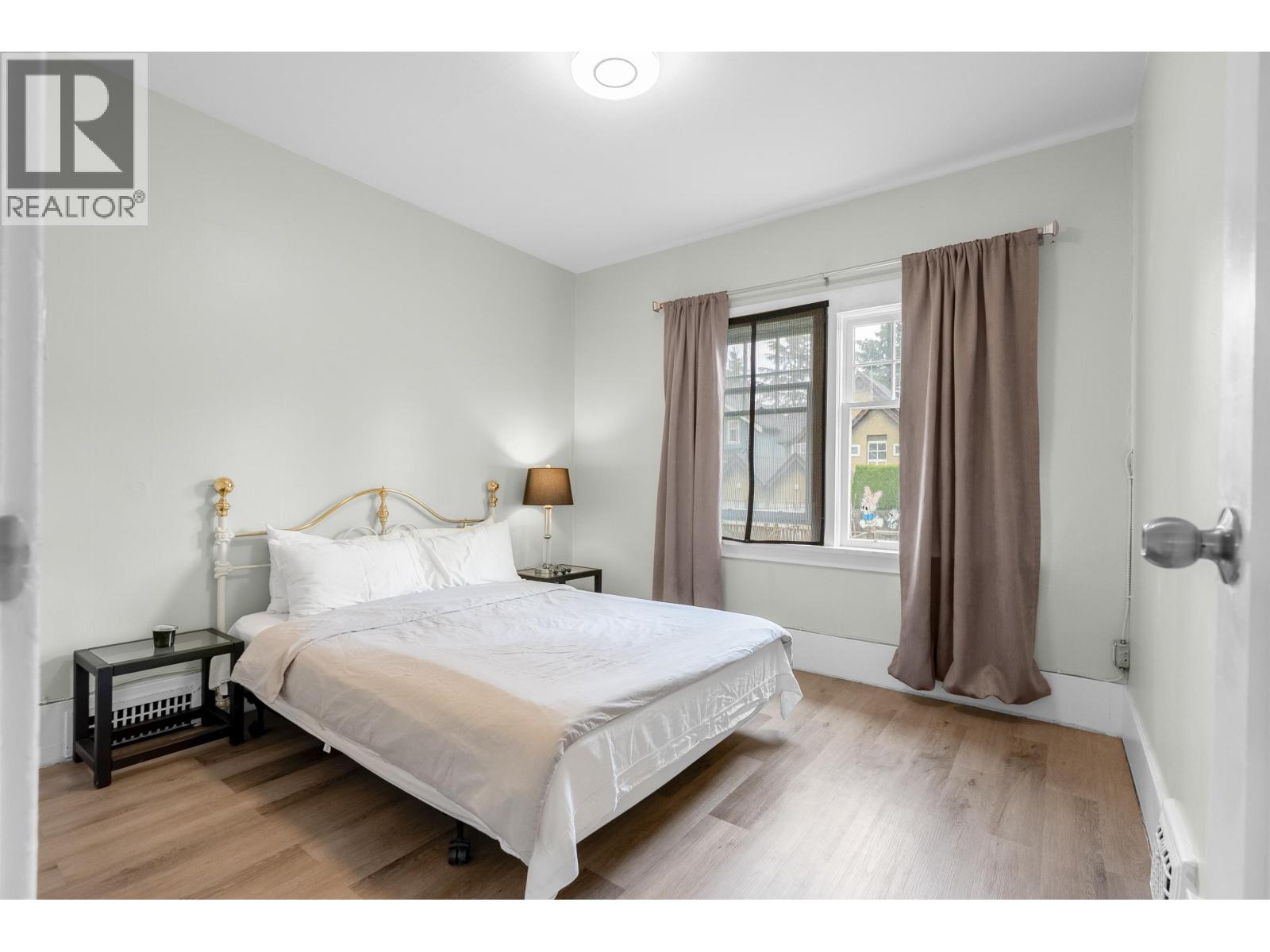3425 W 8th Avenue Property Photo 13