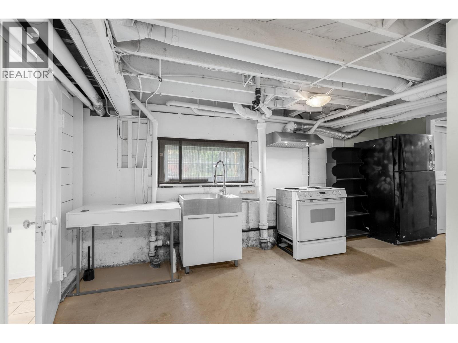 3425 W 8th Avenue Property Photo 18