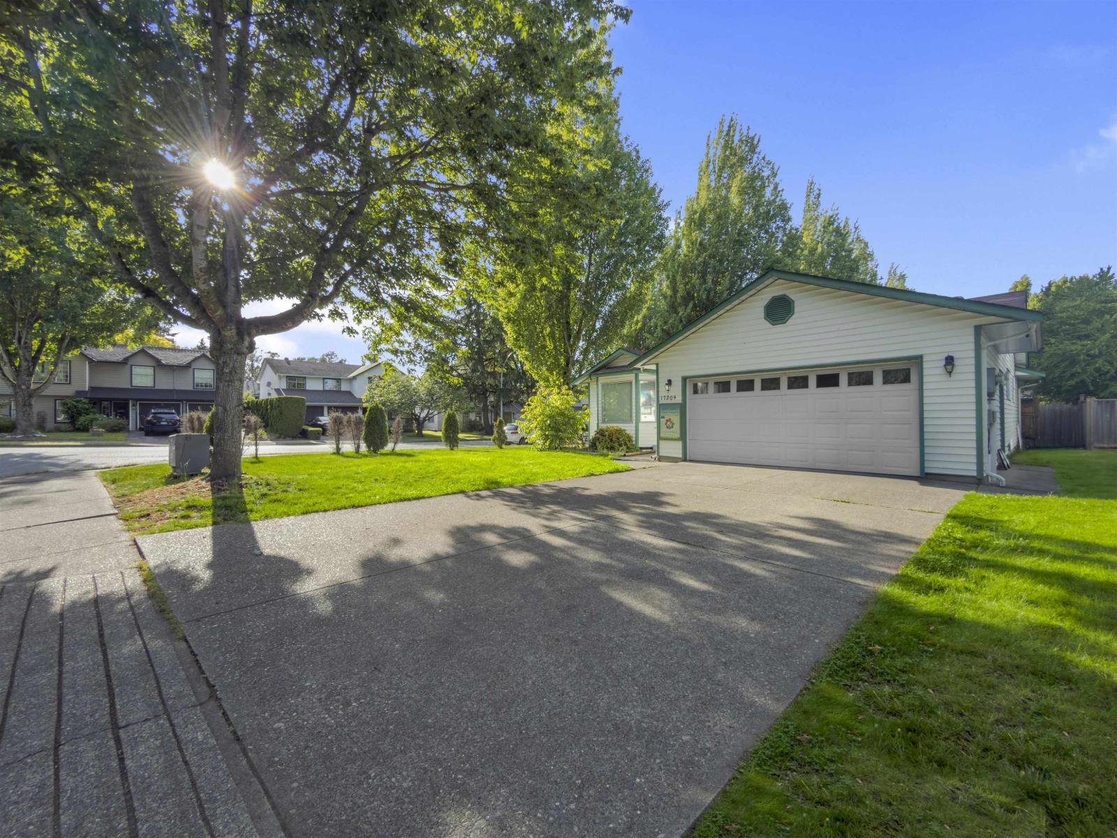 17209 62a Ave Property Photo 4