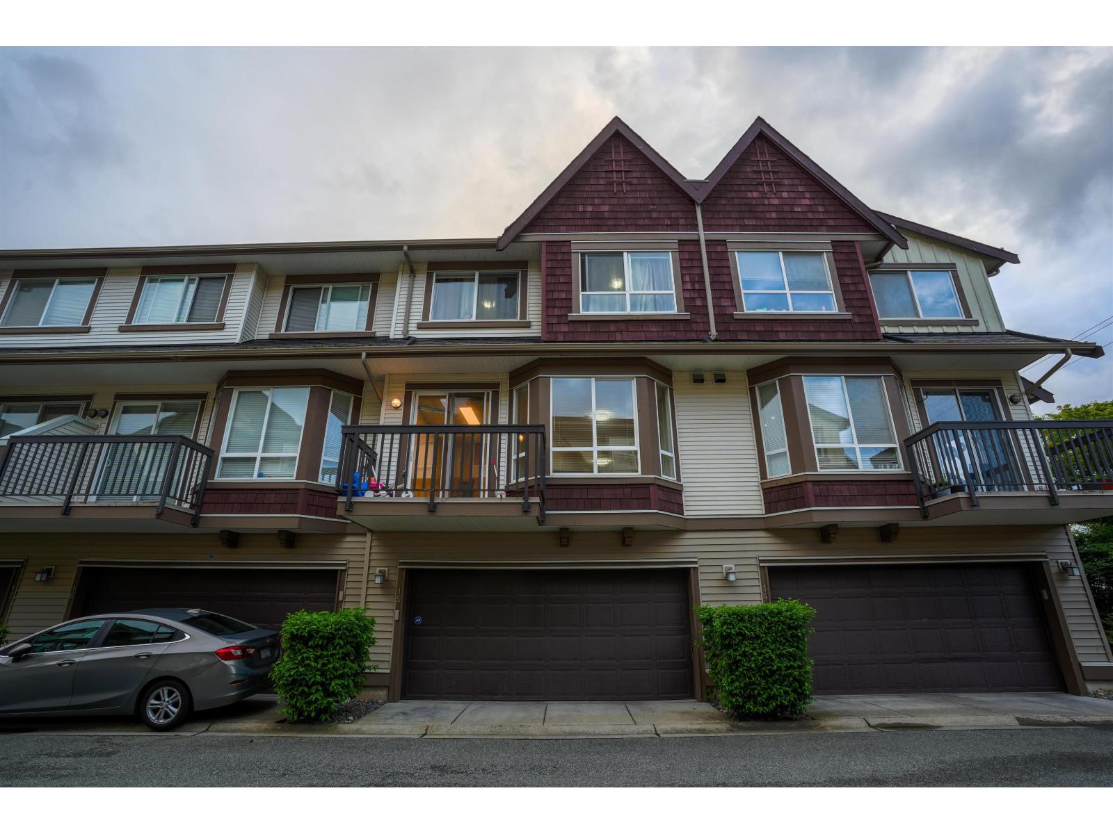 15 7155 189 Street Property Photo 2
