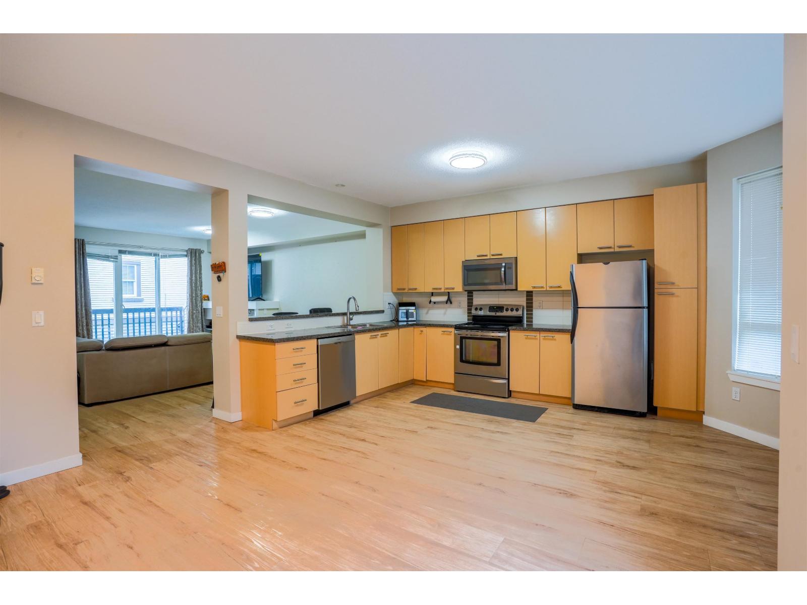 15 7155 189 Street Property Photo 5