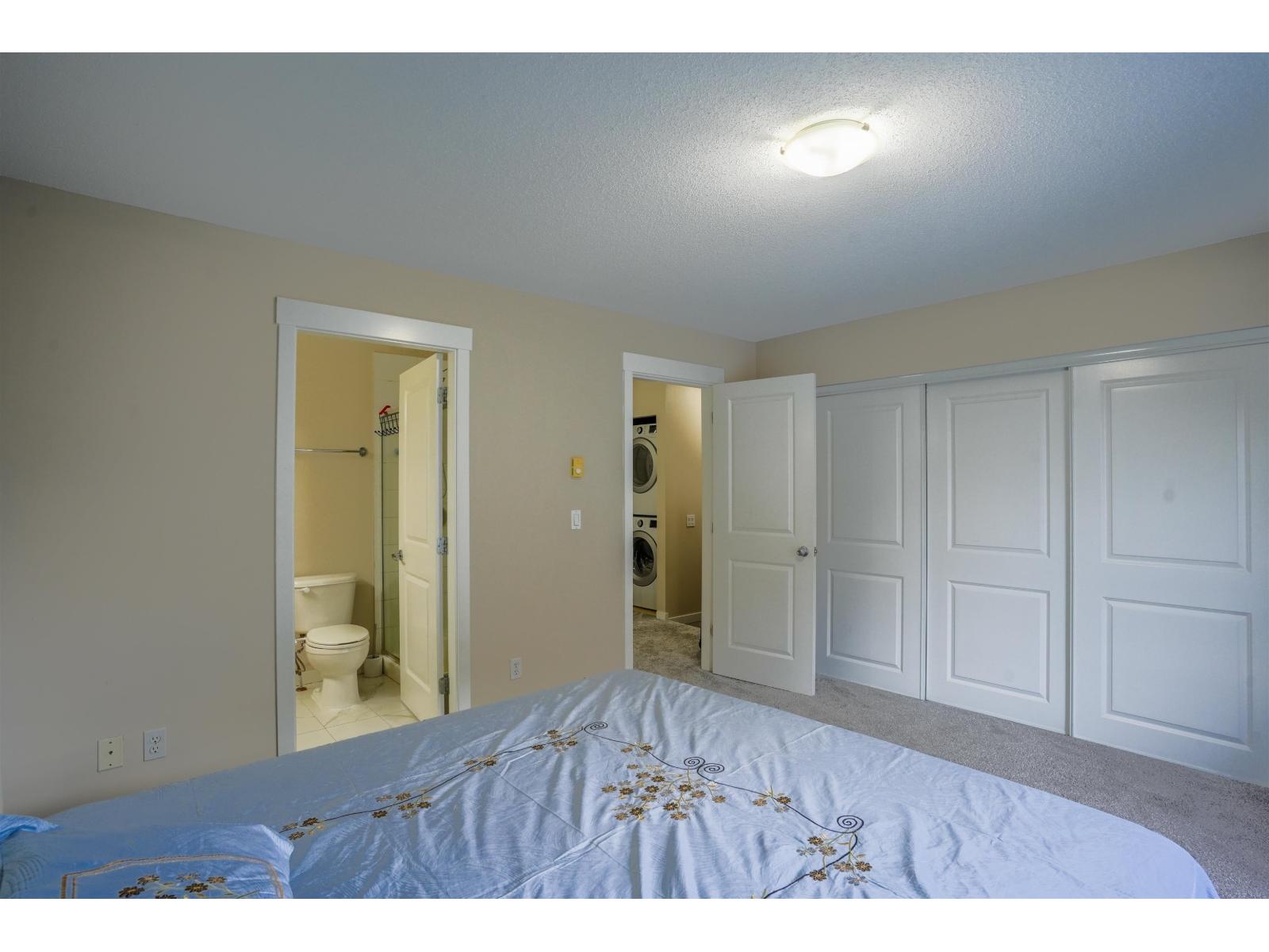 15 7155 189 Street Property Photo 8