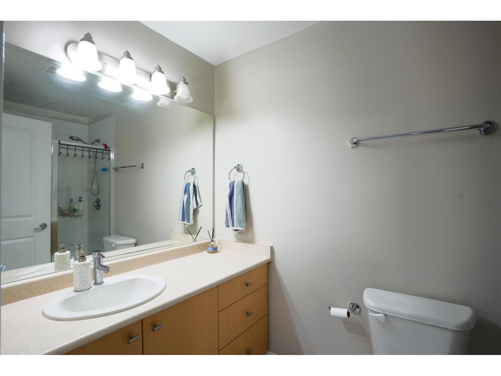 15 7155 189 Street Property Photo 9