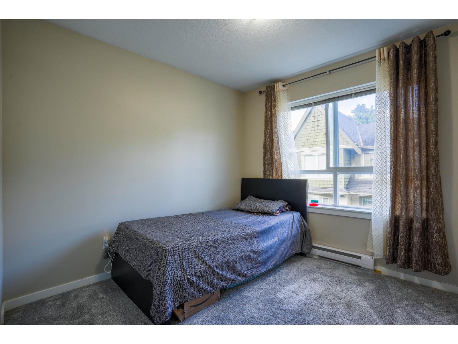 15 7155 189 Street Property Photo 10
