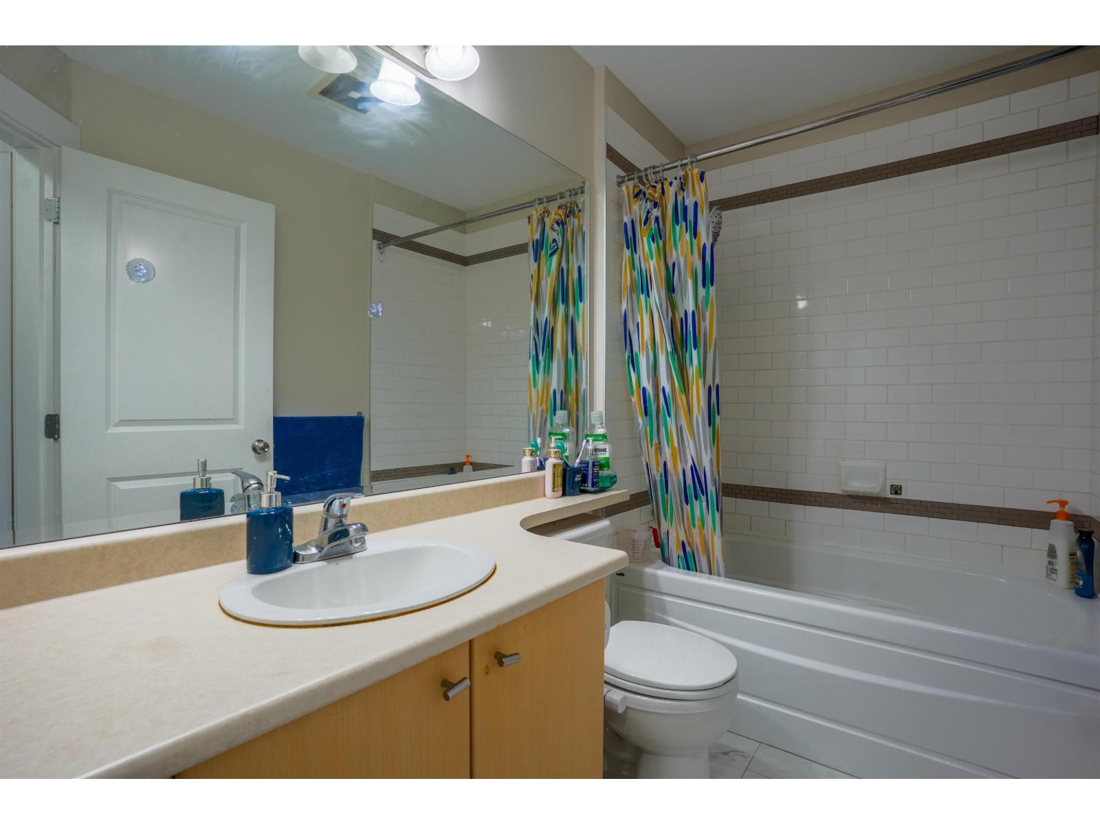 15 7155 189 Street Property Photo 13