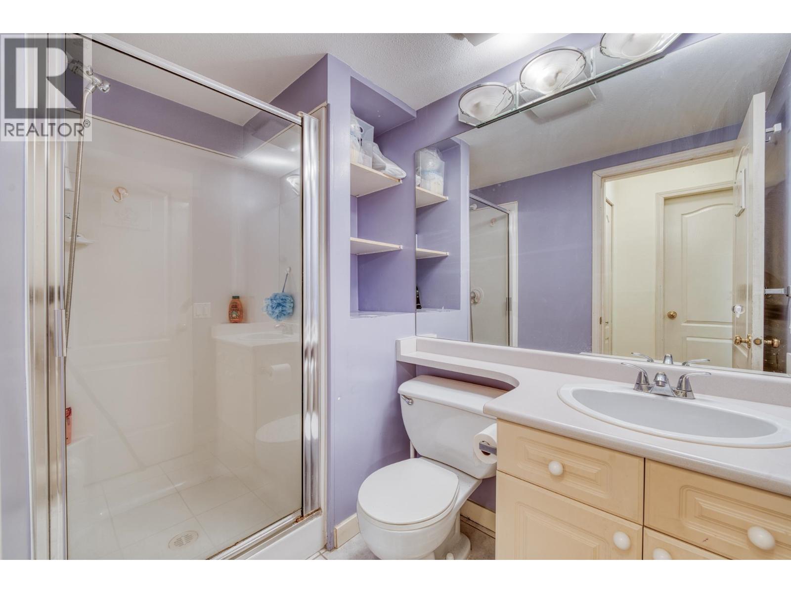 207 3738 Norfolk Street Property Photo 14