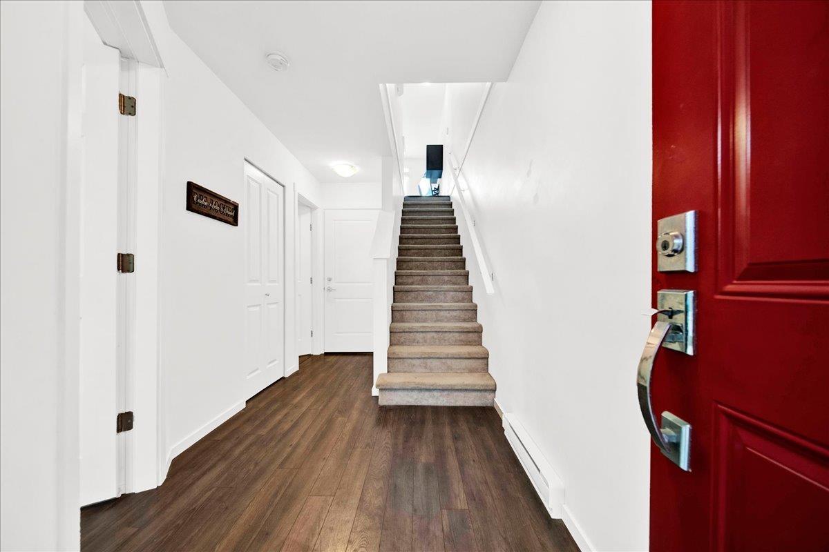 105 15340 Guildford Drive Property Photo 3