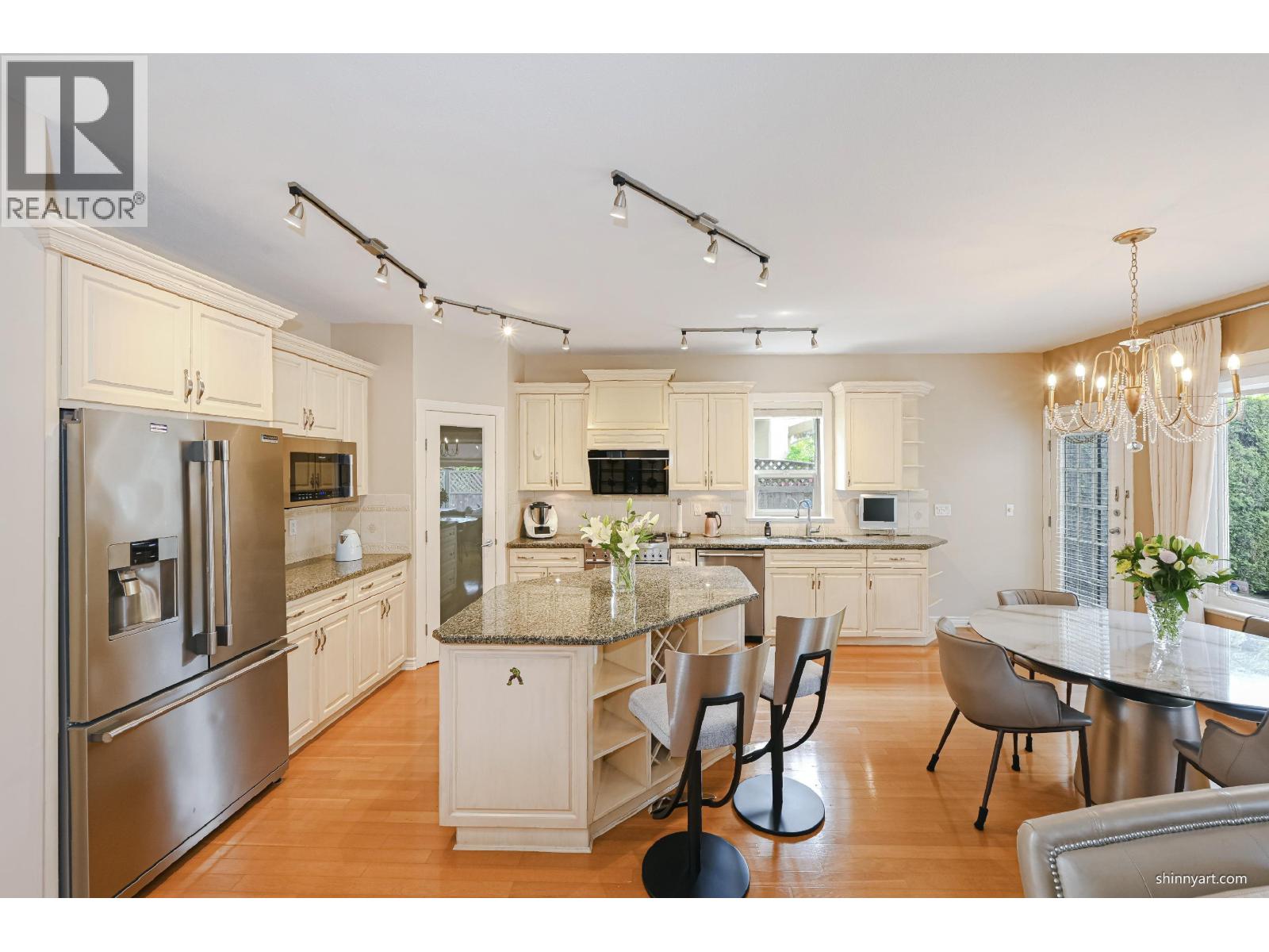 6113 Pearkes Drive Property Photo 10