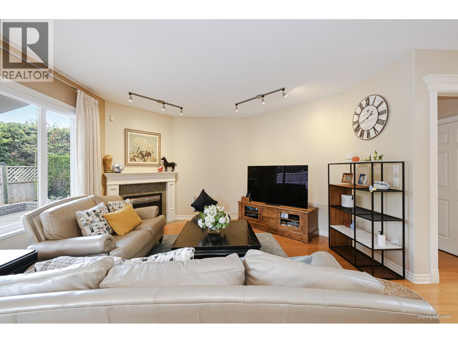 6113 Pearkes Drive Property Photo 12