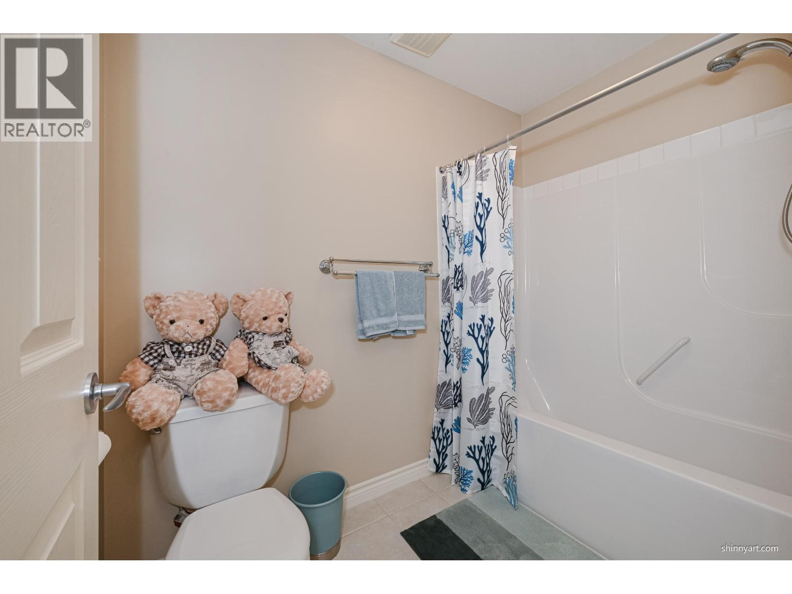 6113 Pearkes Drive Property Photo 26