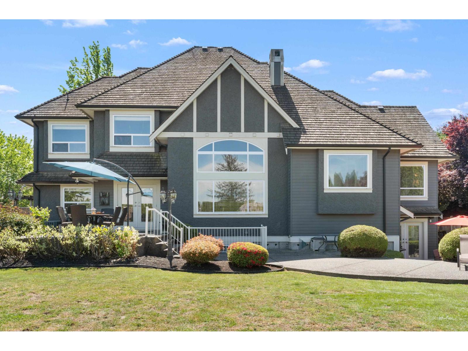 15791 39a Avenue Property Photo 2