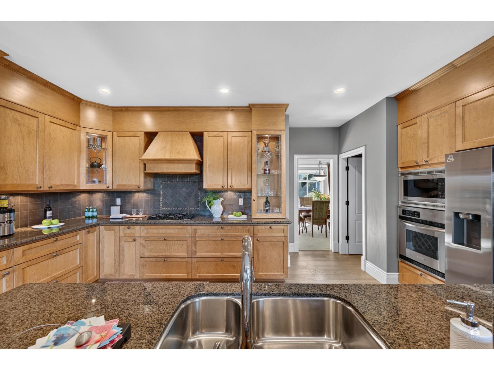 15791 39a Avenue Property Photo 9
