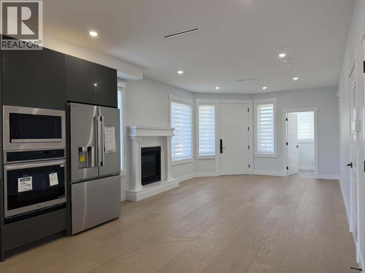 12111 Trites Road Property Photo 4