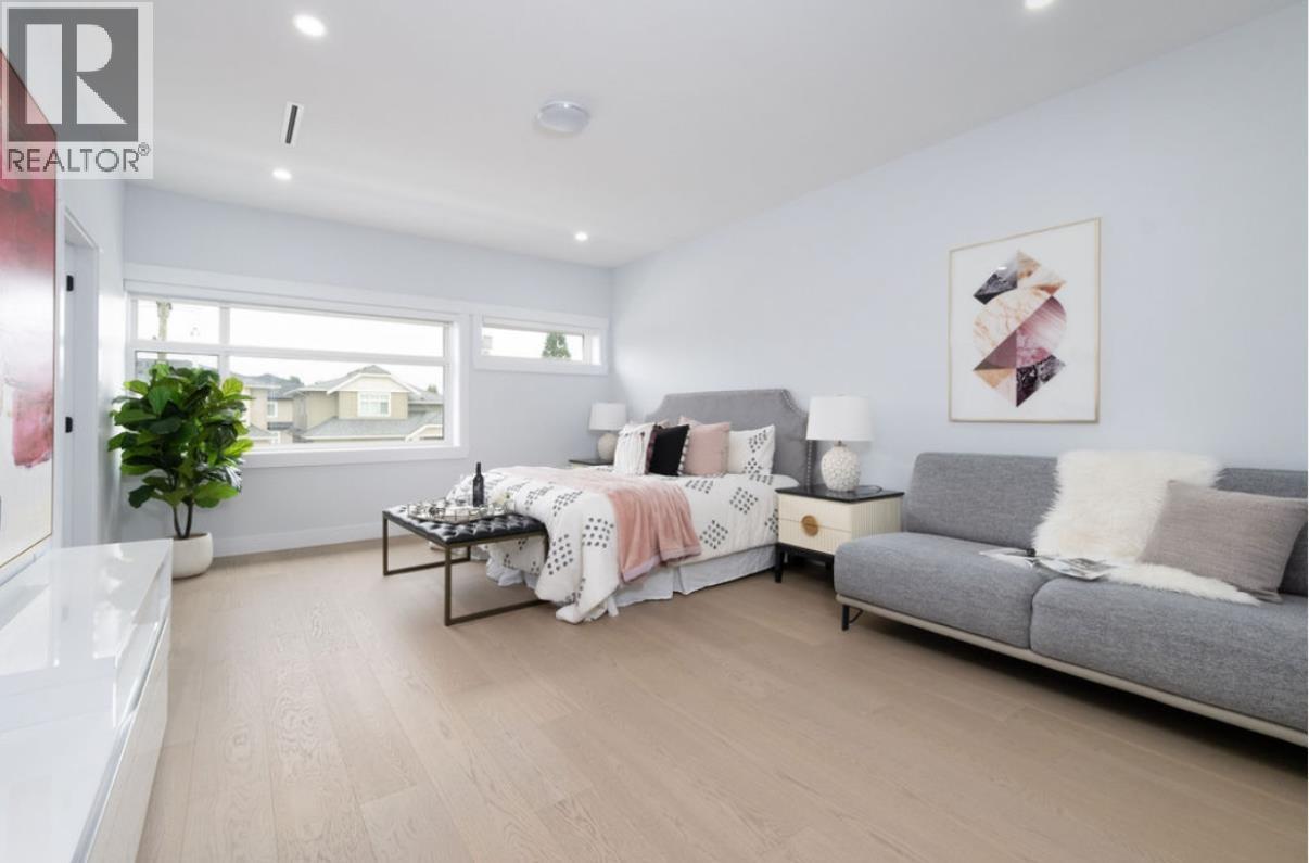 12111 Trites Road Property Photo 10