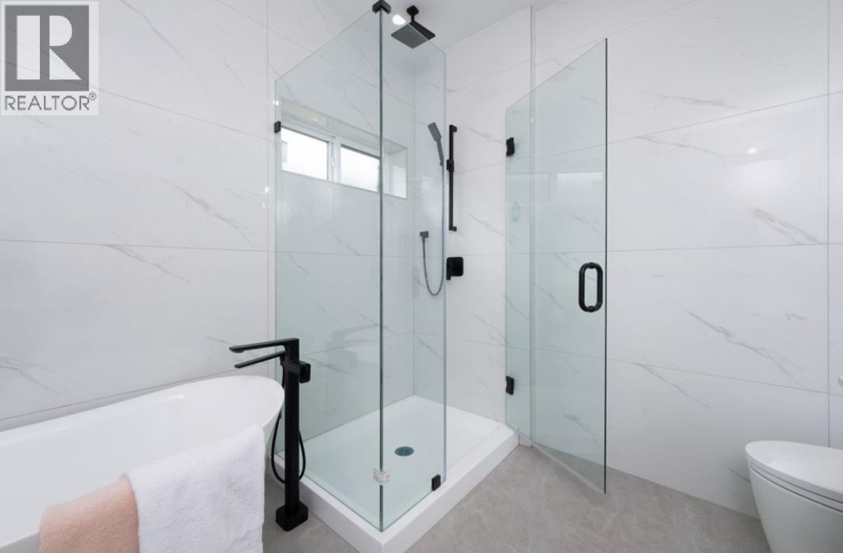 12111 Trites Road Property Photo 14