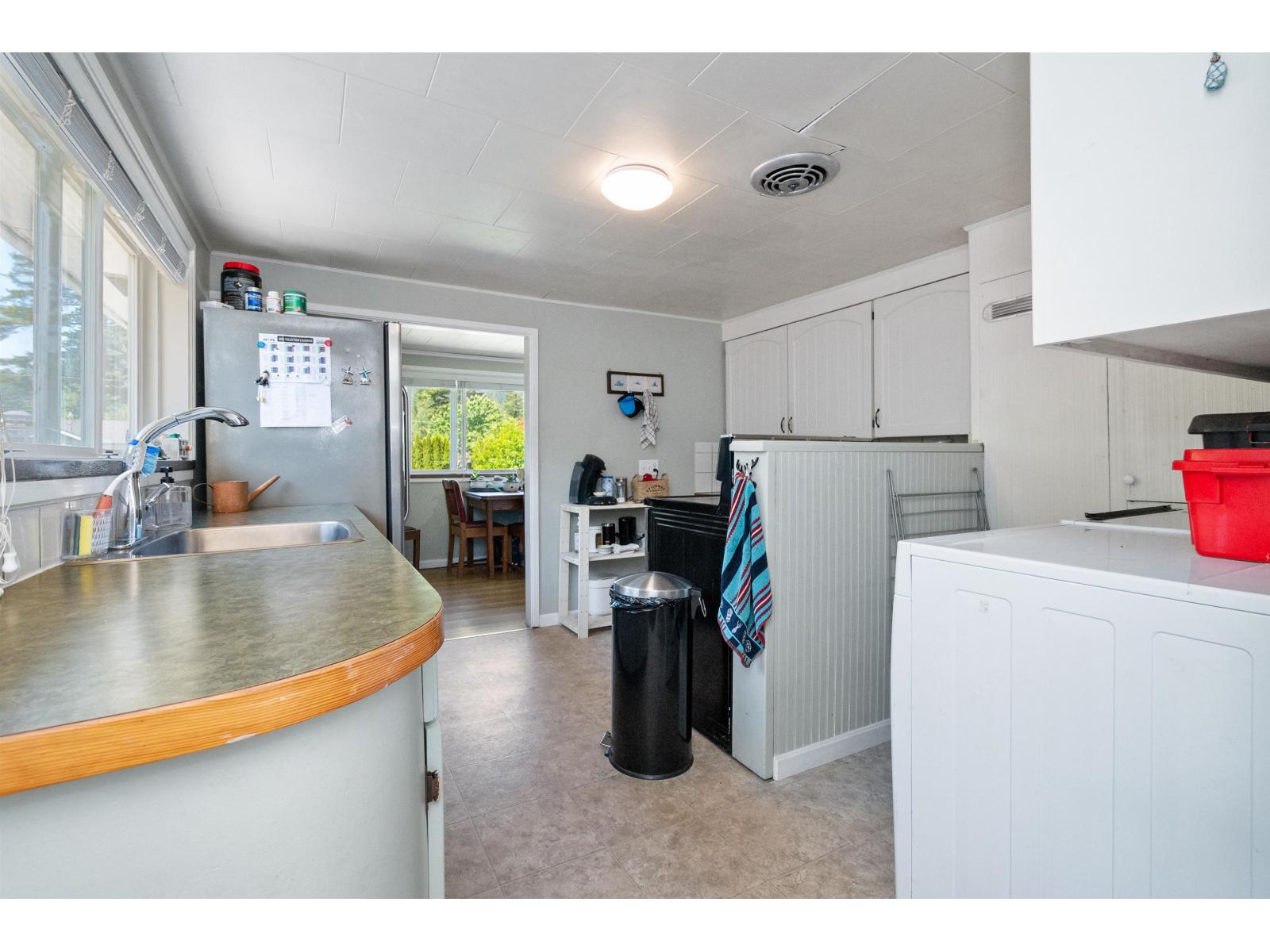 435 Hemlock Avenue Property Photo 11