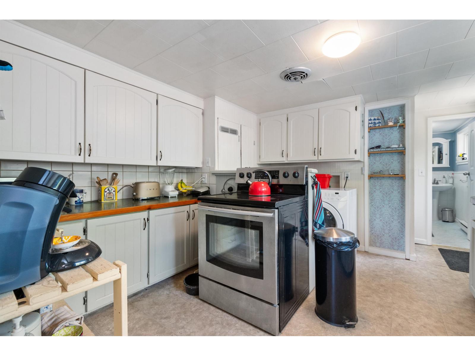 435 Hemlock Avenue Property Photo 13