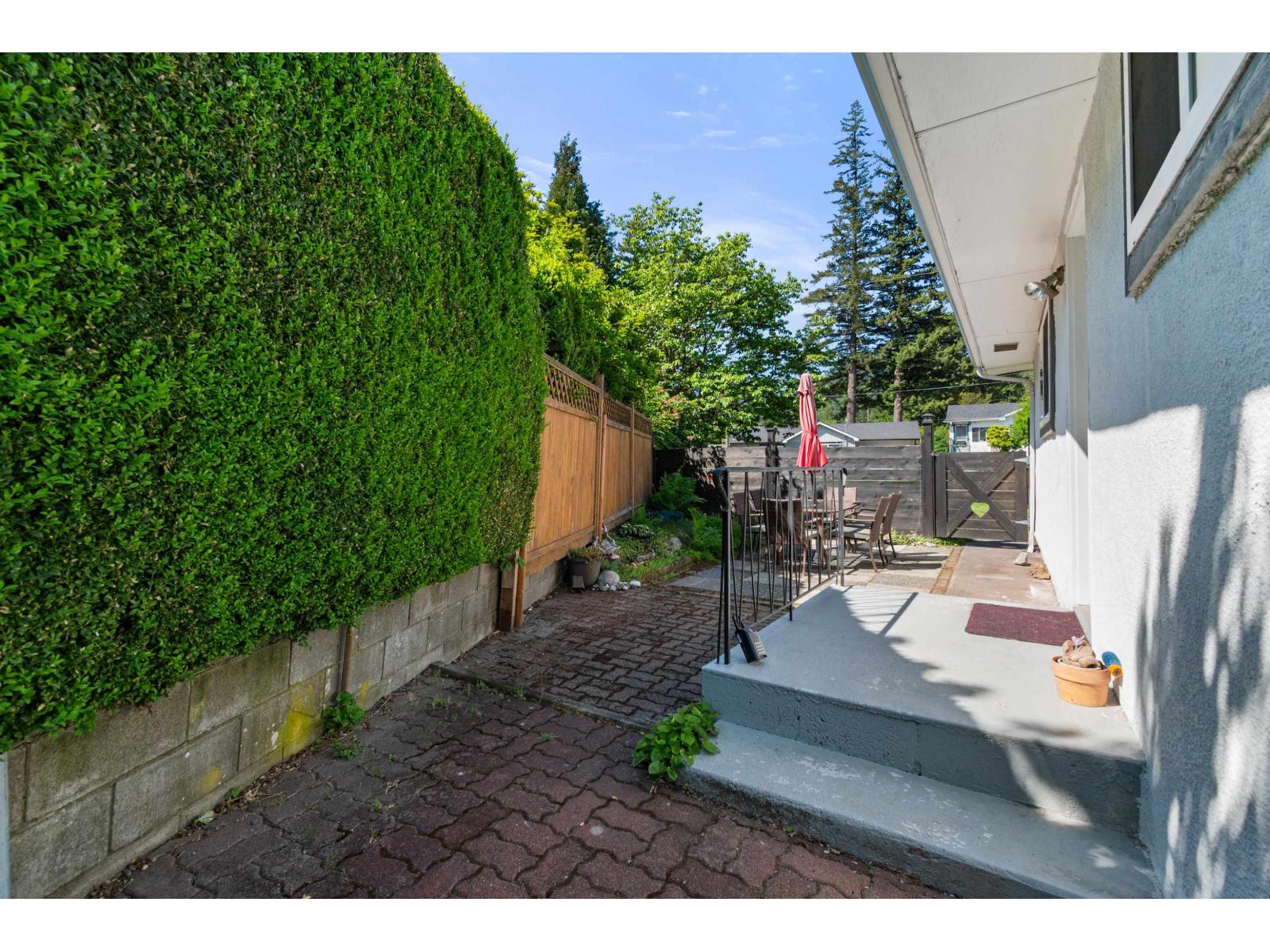 435 Hemlock Avenue Property Photo 25