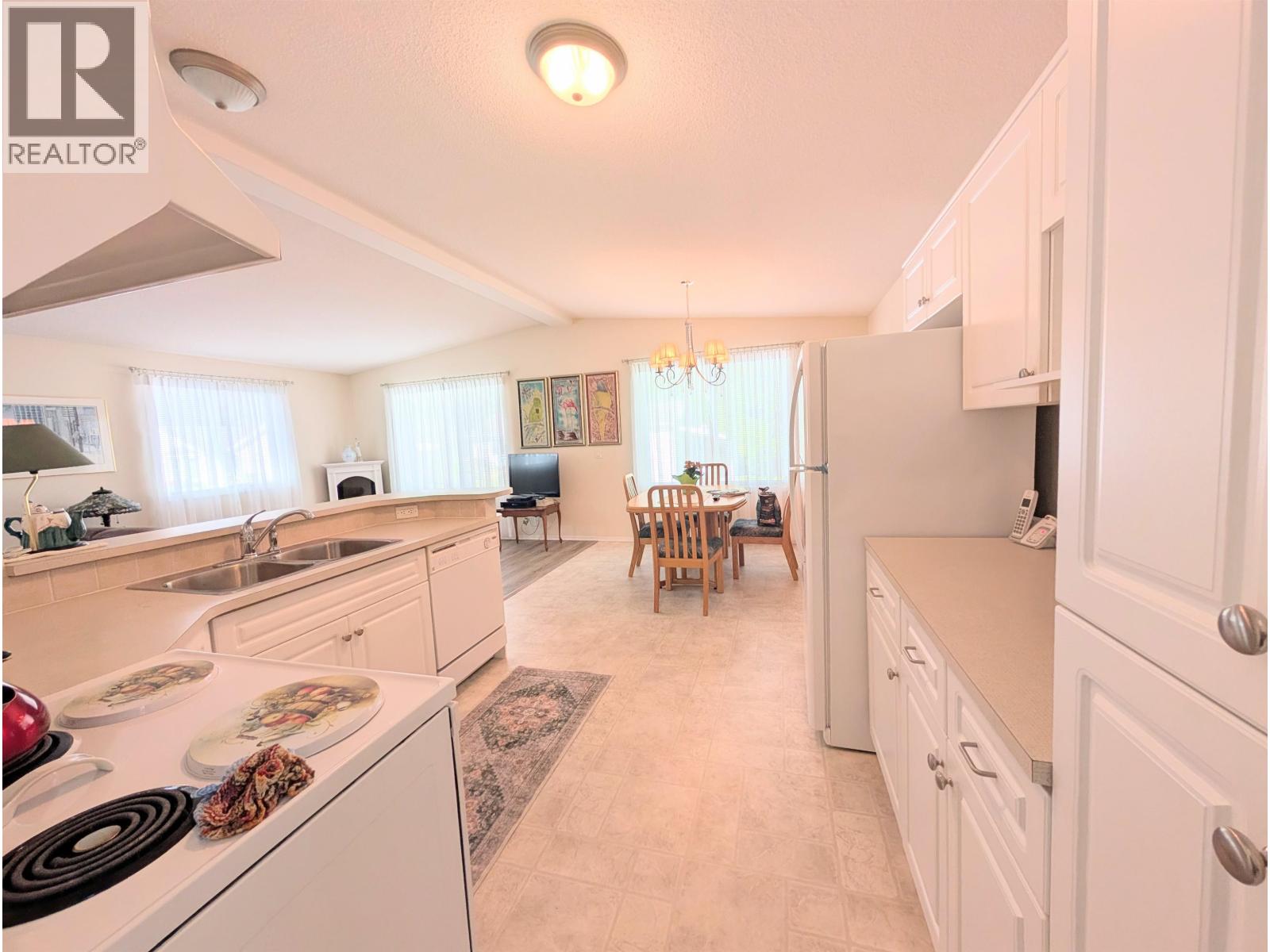109 4510 Sunshine Coast Highway Property Photo 5
