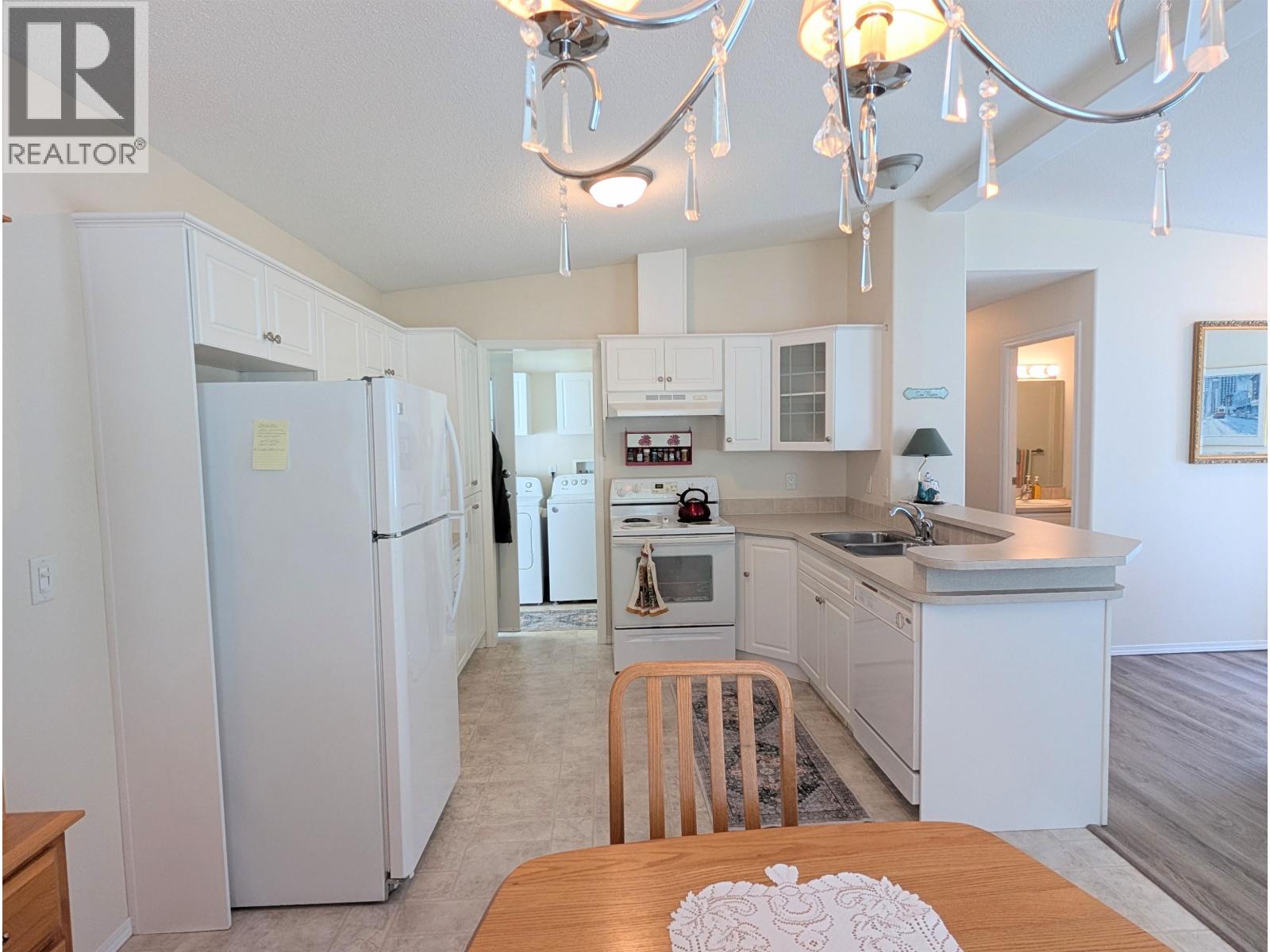 109 4510 Sunshine Coast Highway Property Photo 7