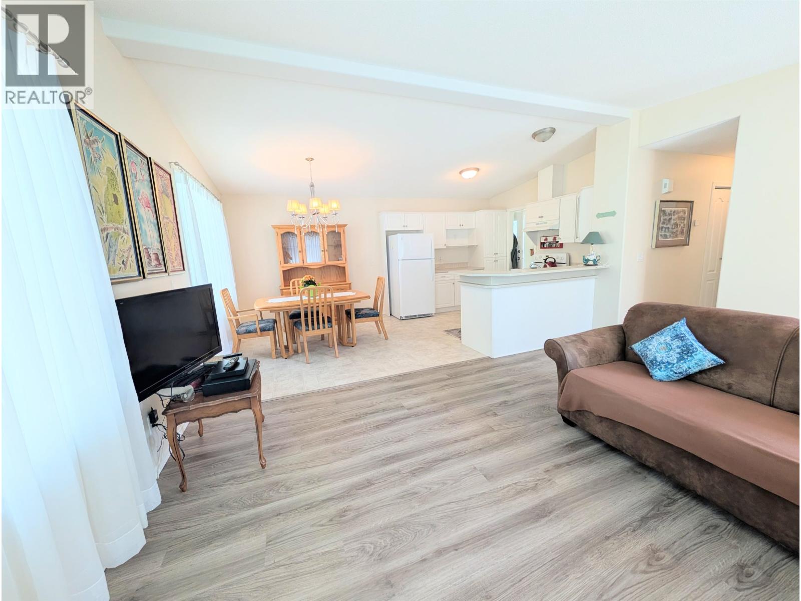 109 4510 Sunshine Coast Highway Property Photo 18