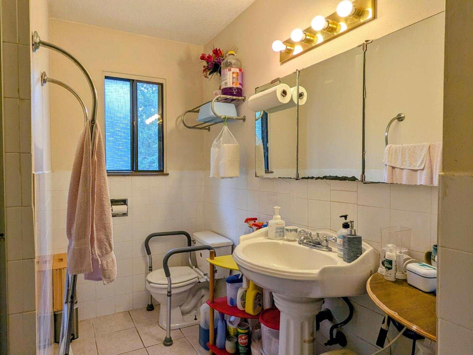 12770 102 Avenue Property Photo 16