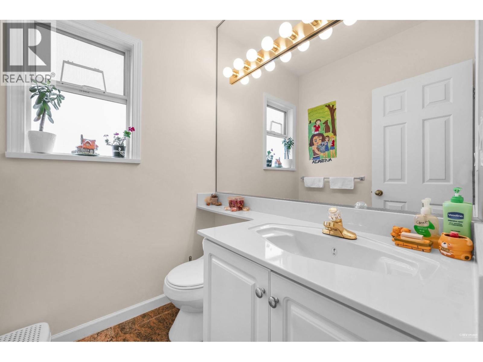 6388 Laburnum Street Property Photo 20