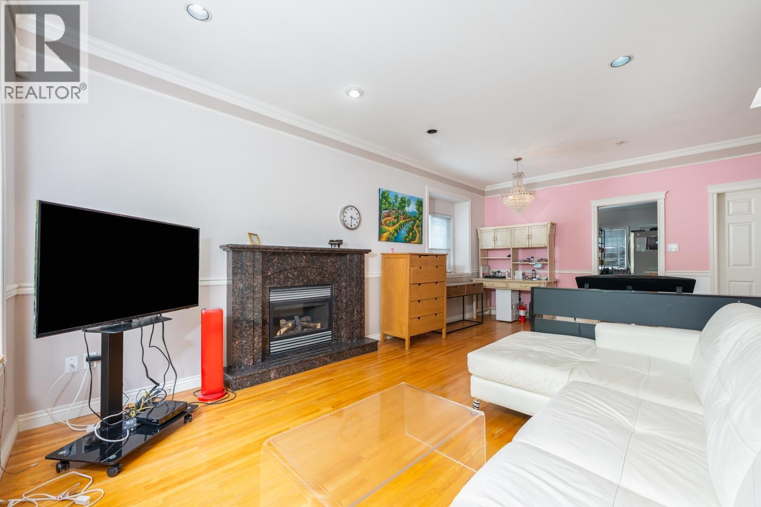 5671 Earles Street Property Photo 5