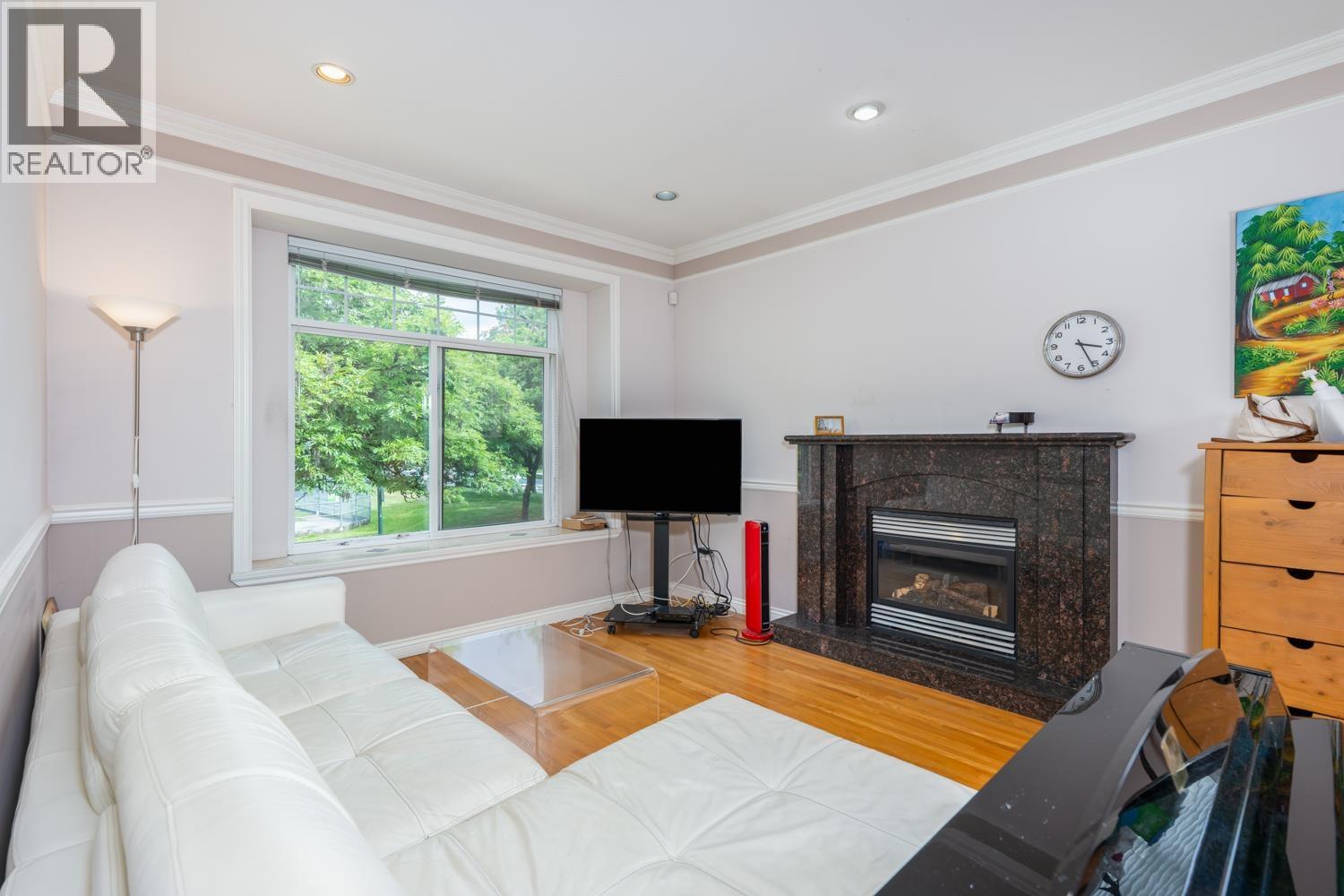 5671 Earles Street Property Photo 6