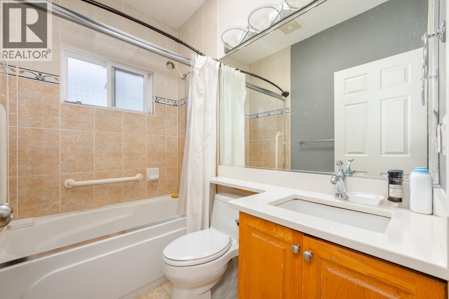 5671 Earles Street Property Photo 8