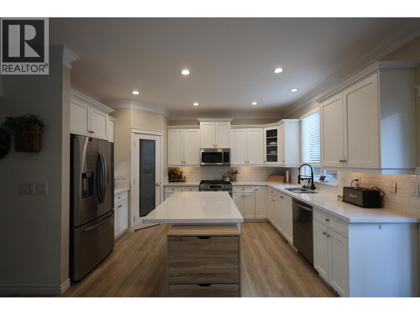1116 11497 236 Street Property Photo 9