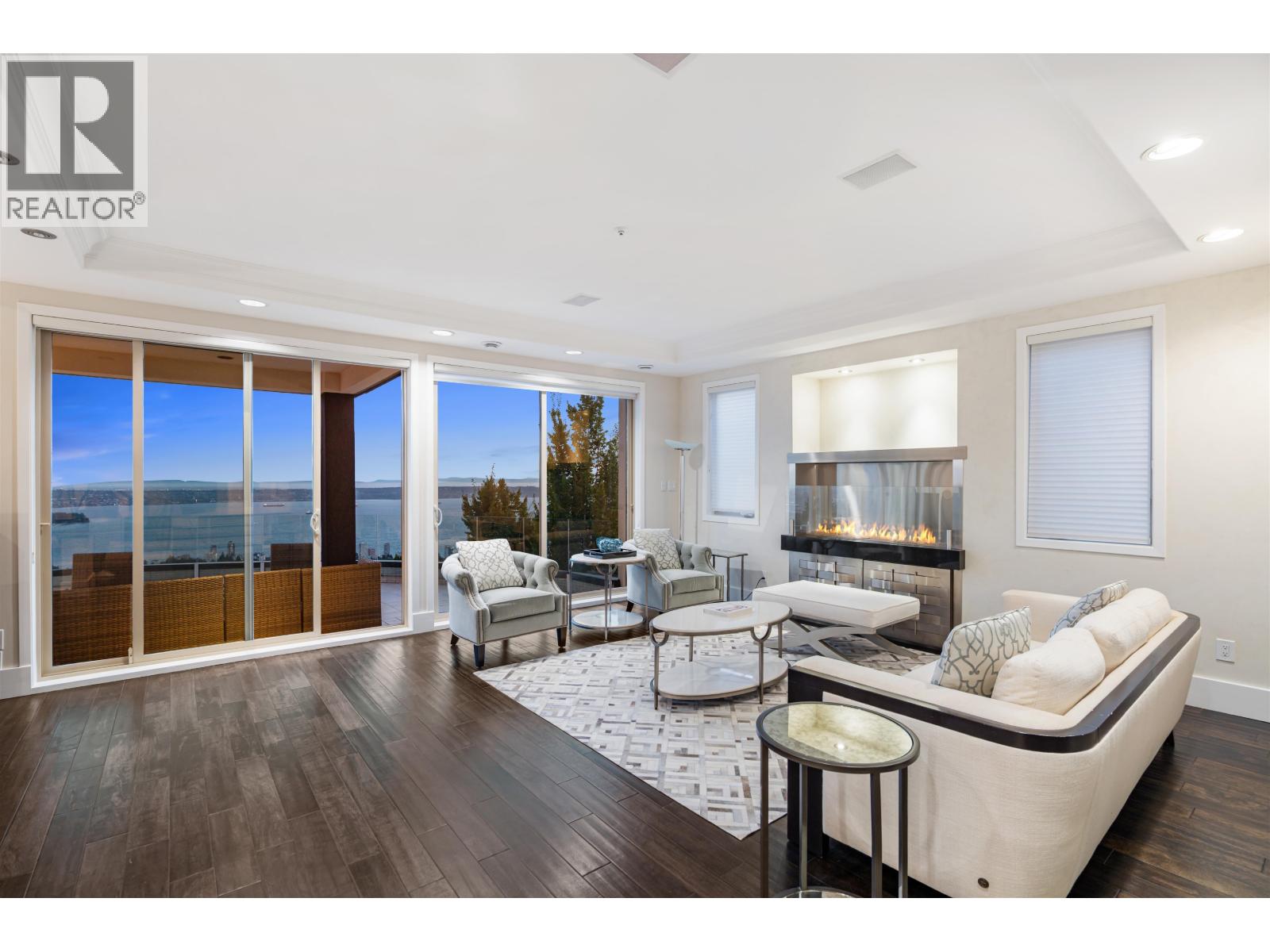1526 Chippendale Court Property Photo 12