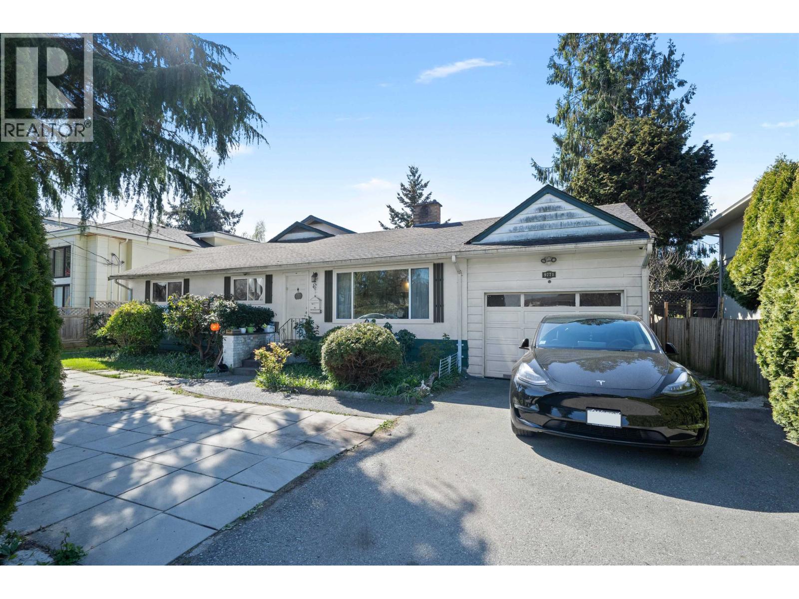9771 Pinewell Crescent Photo de la propriété 1