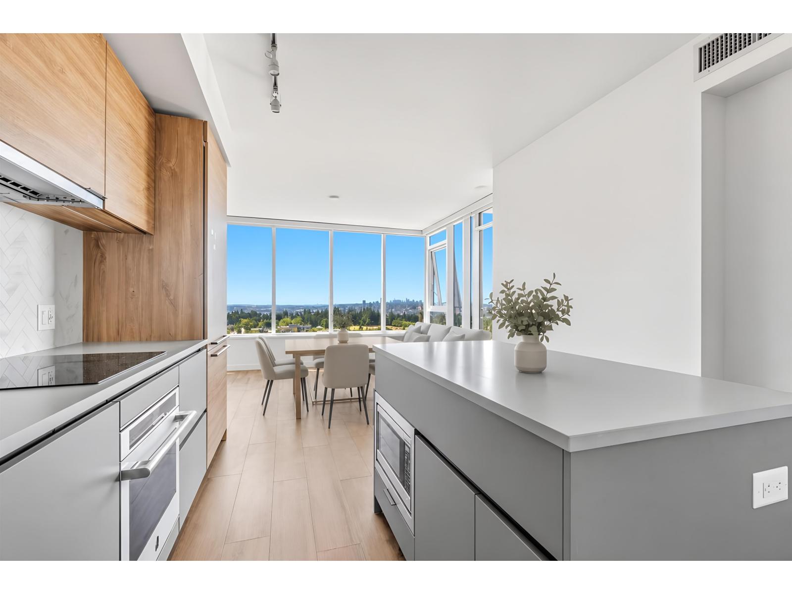 2501 10448 University Drive Property Photo 3