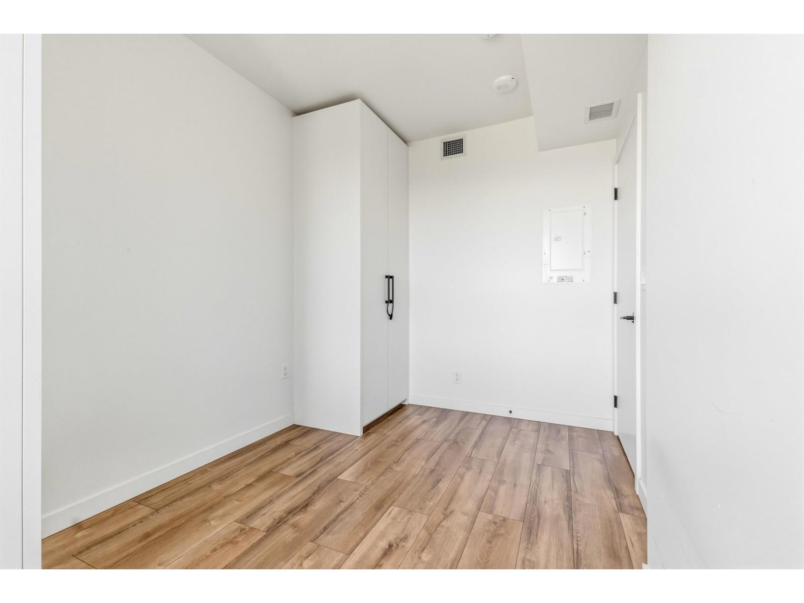 2501 10448 University Drive Property Photo 16