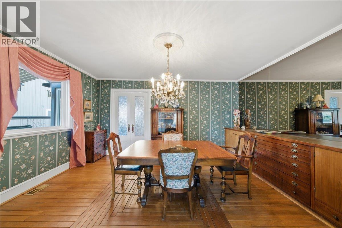 488 Glenbrook Street Property Photo 8