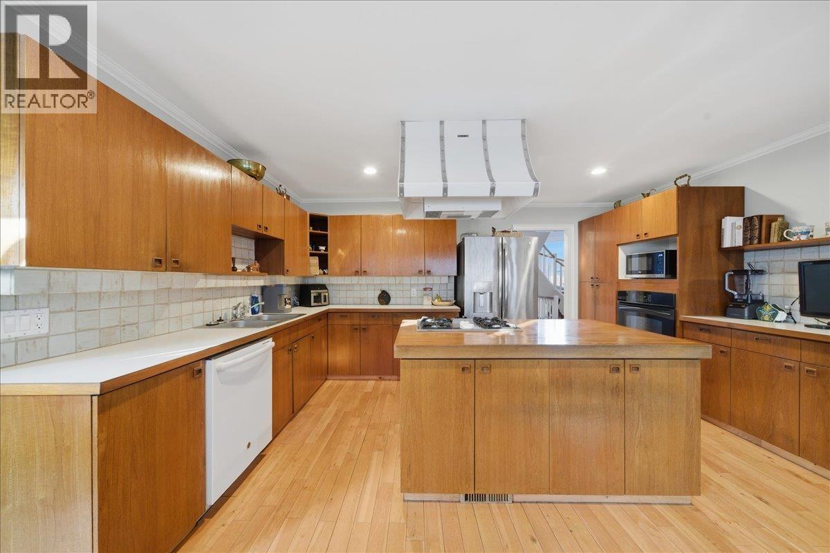 488 Glenbrook Street Property Photo 12