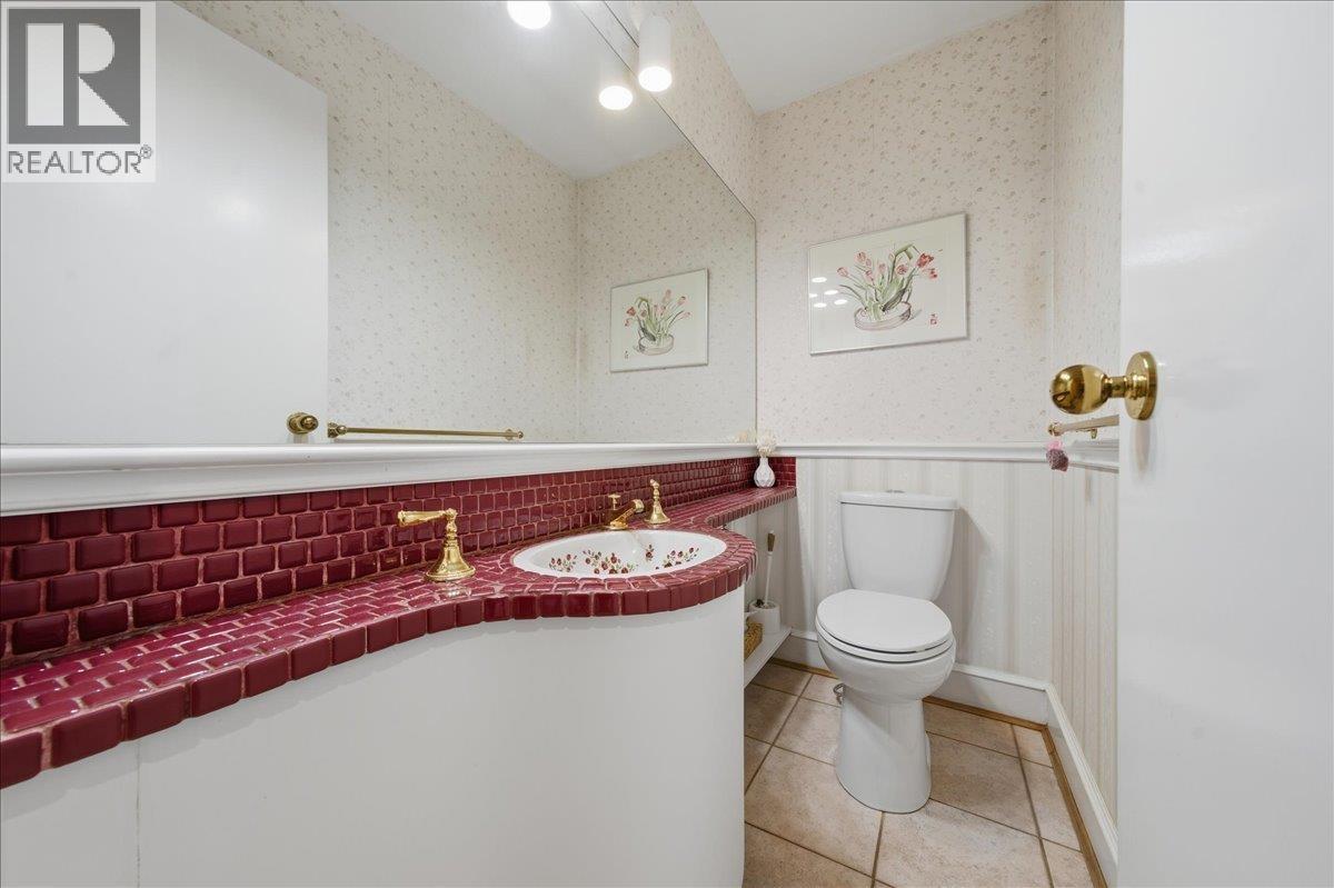 488 Glenbrook Street Property Photo 18