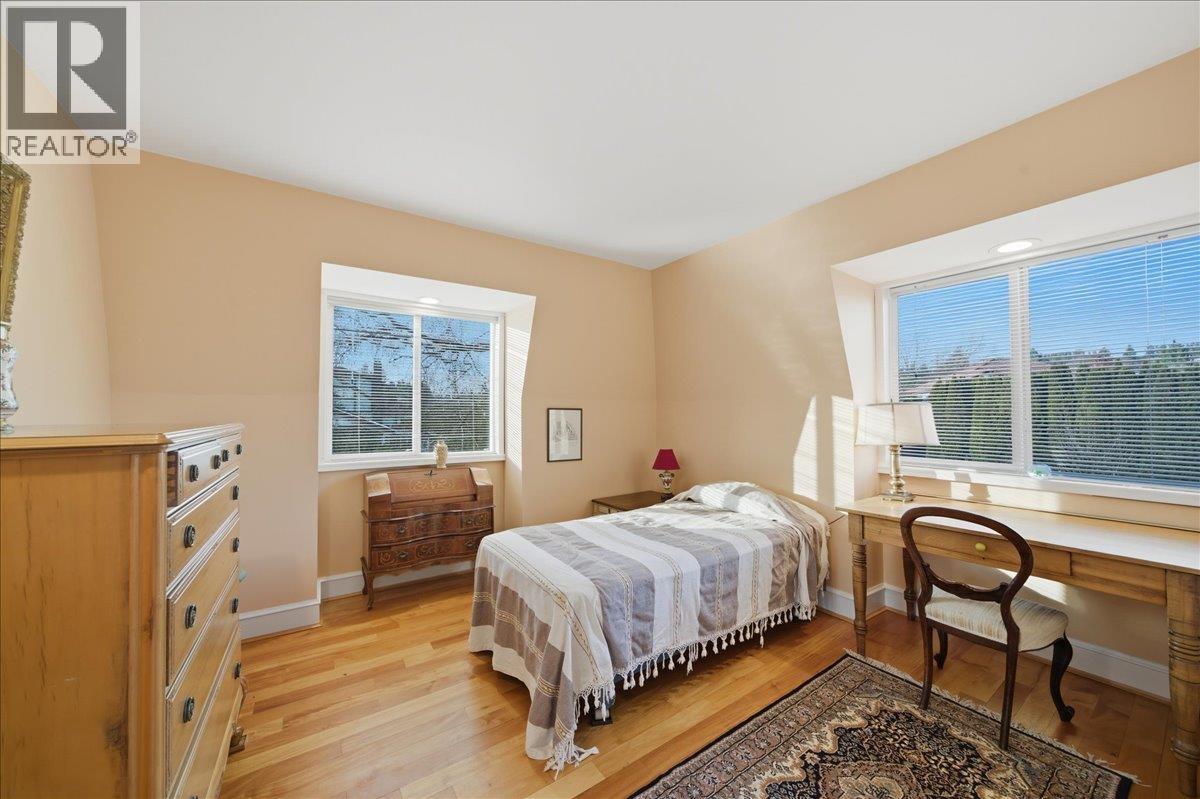 488 Glenbrook Street Property Photo 21