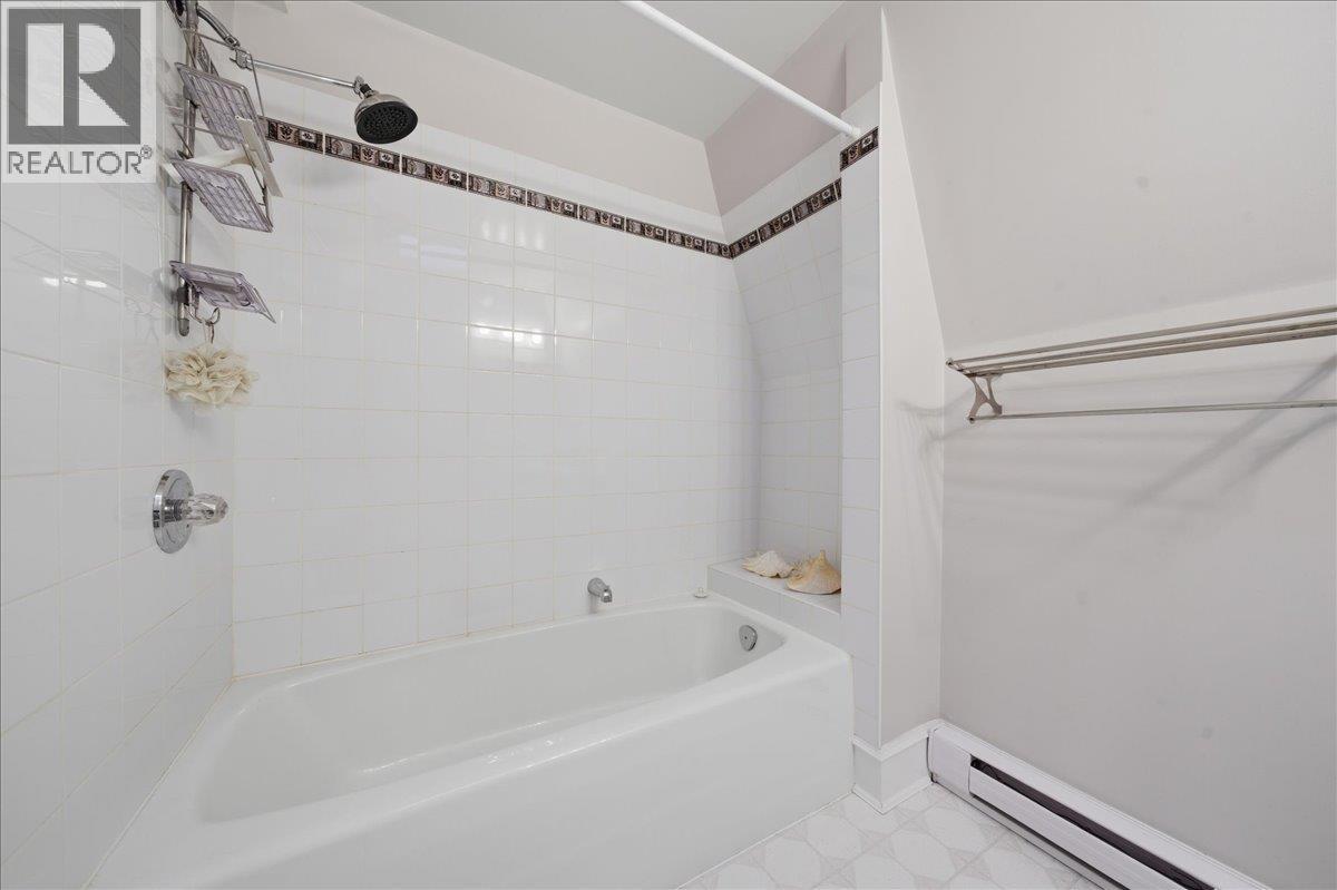 488 Glenbrook Street Property Photo 23