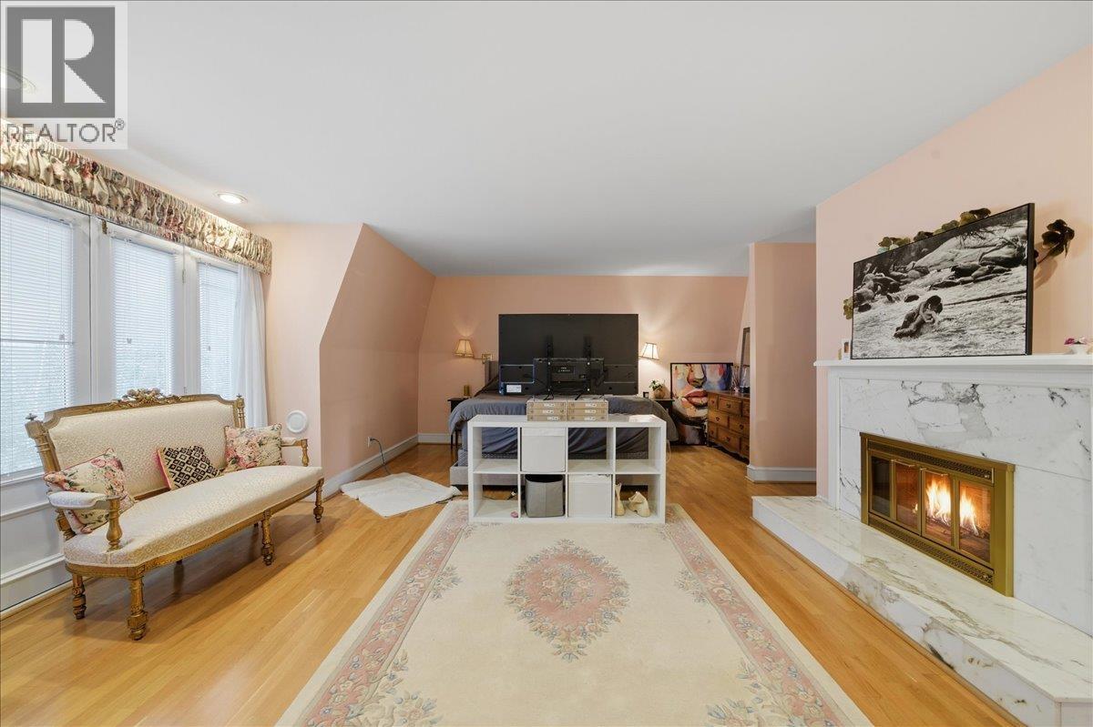 488 Glenbrook Street Property Photo 27