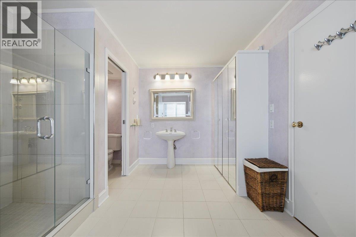 488 Glenbrook Street Property Photo 29