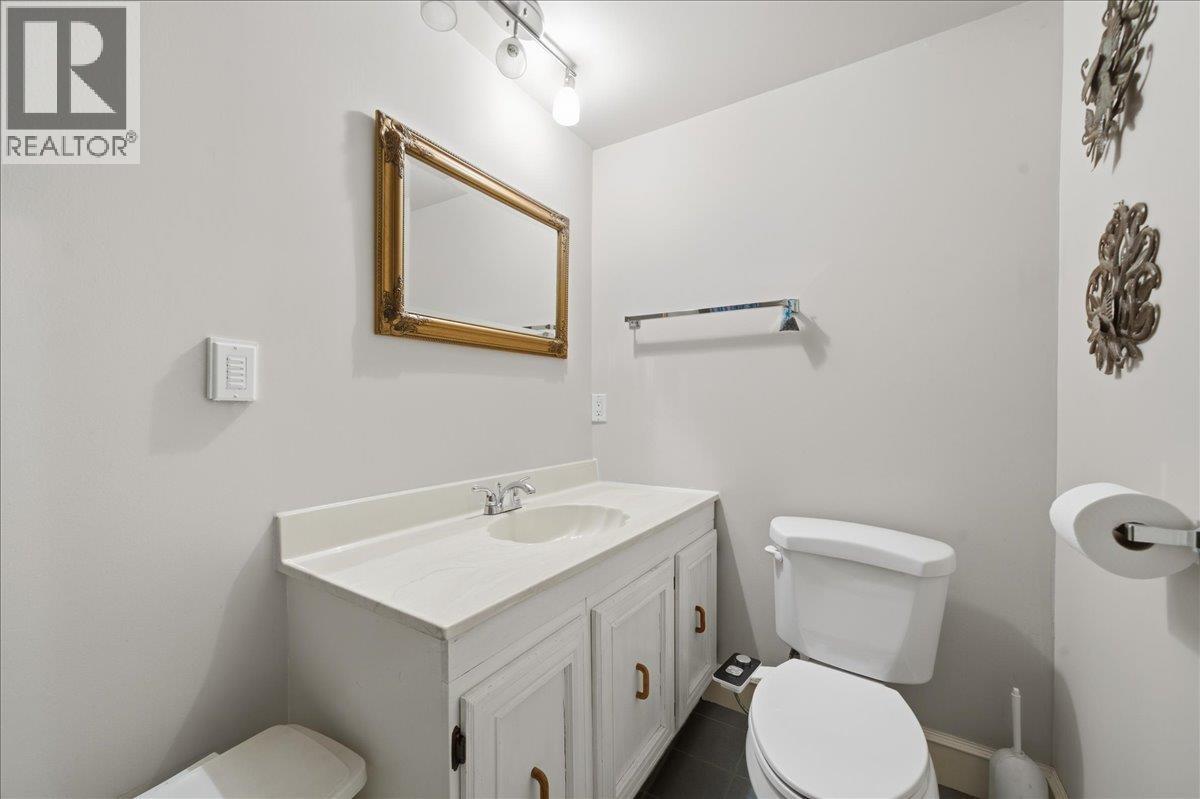 488 Glenbrook Street Property Photo 33