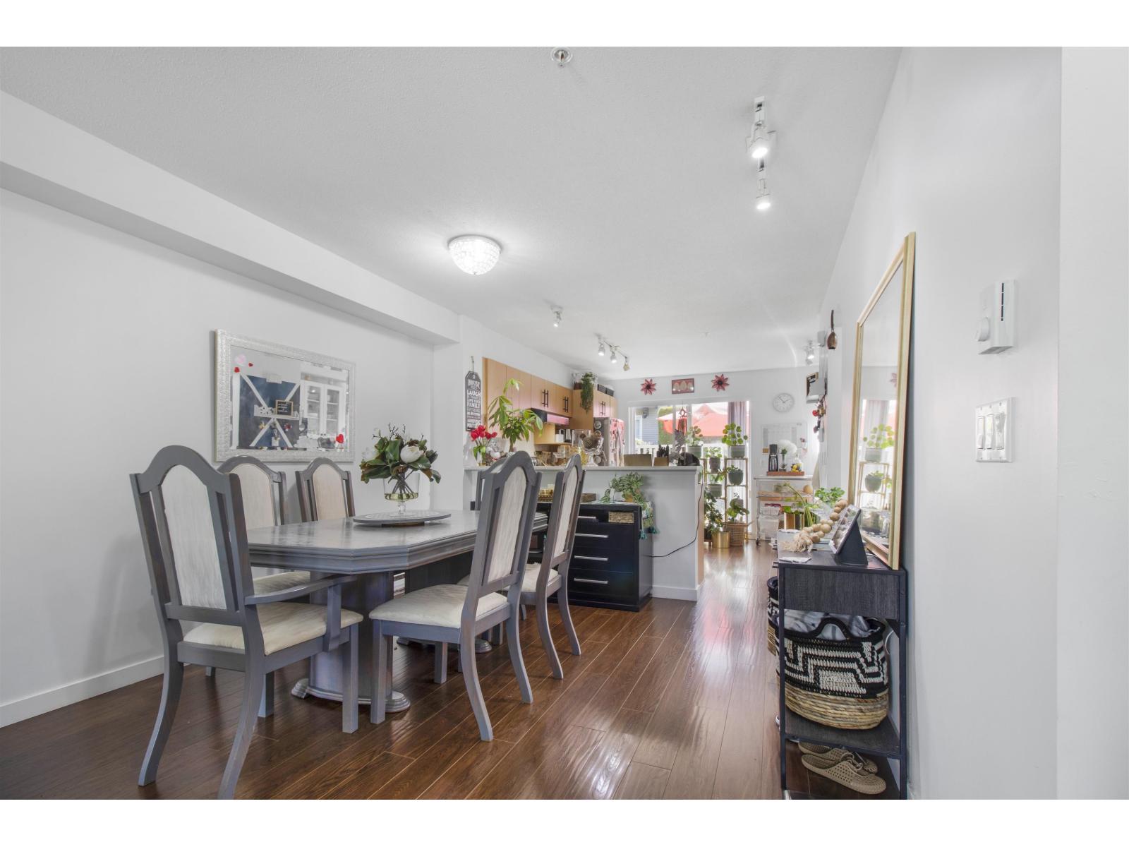 92 20875 80 Avenue Property Photo 12