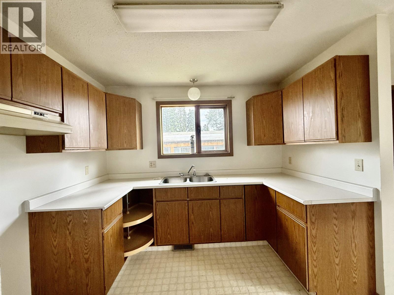 4086 Fourth Avenue Property Photo 4