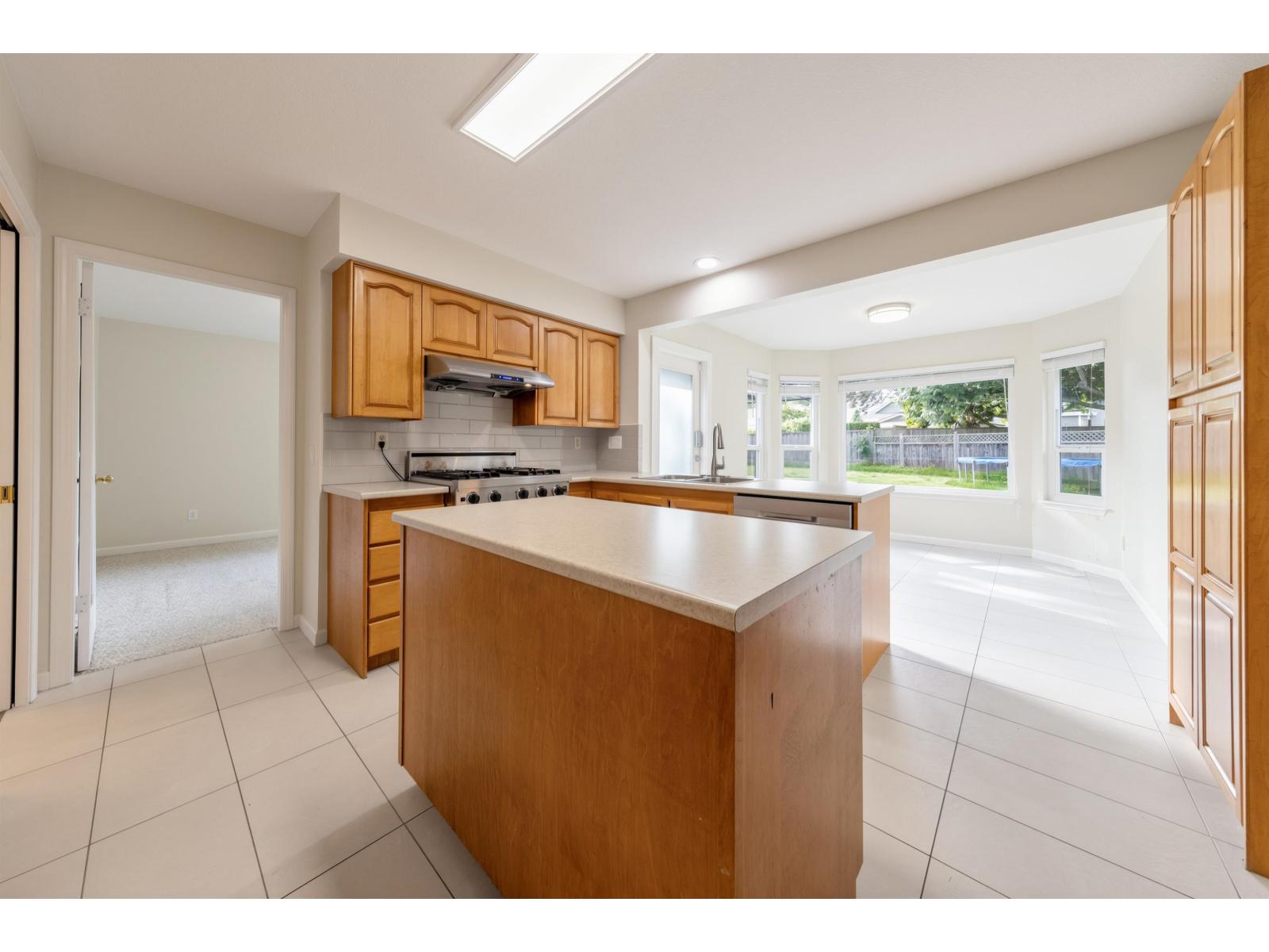 14816 20a Avenue Property Photo 11